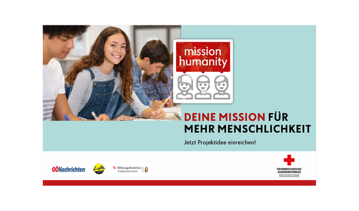 ein lächelndes Mädchen und das Logo für Mission Humanity