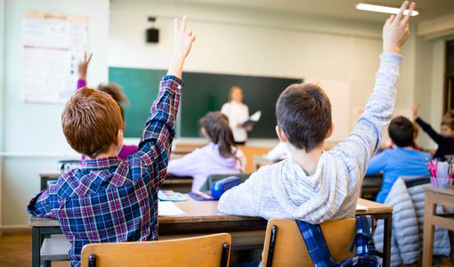 Smederevac via Gettyimages Kinder in der Volksschule